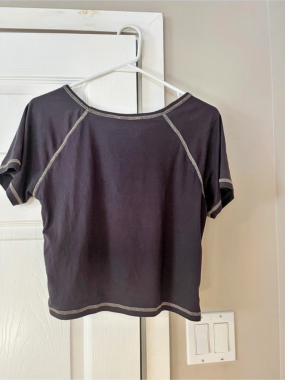 Rose + Vine Short Sleeve Top in Dark grey/blue Size XS